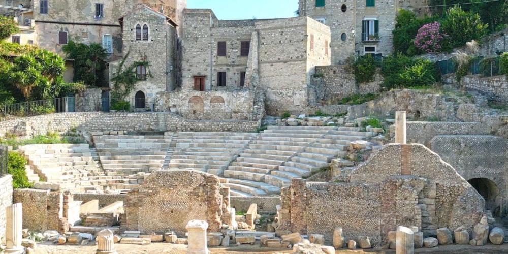 Luxury Suite - Teatro Romano - Duomo - Centro Storico Wi-Fi Terracina Bagian luar foto